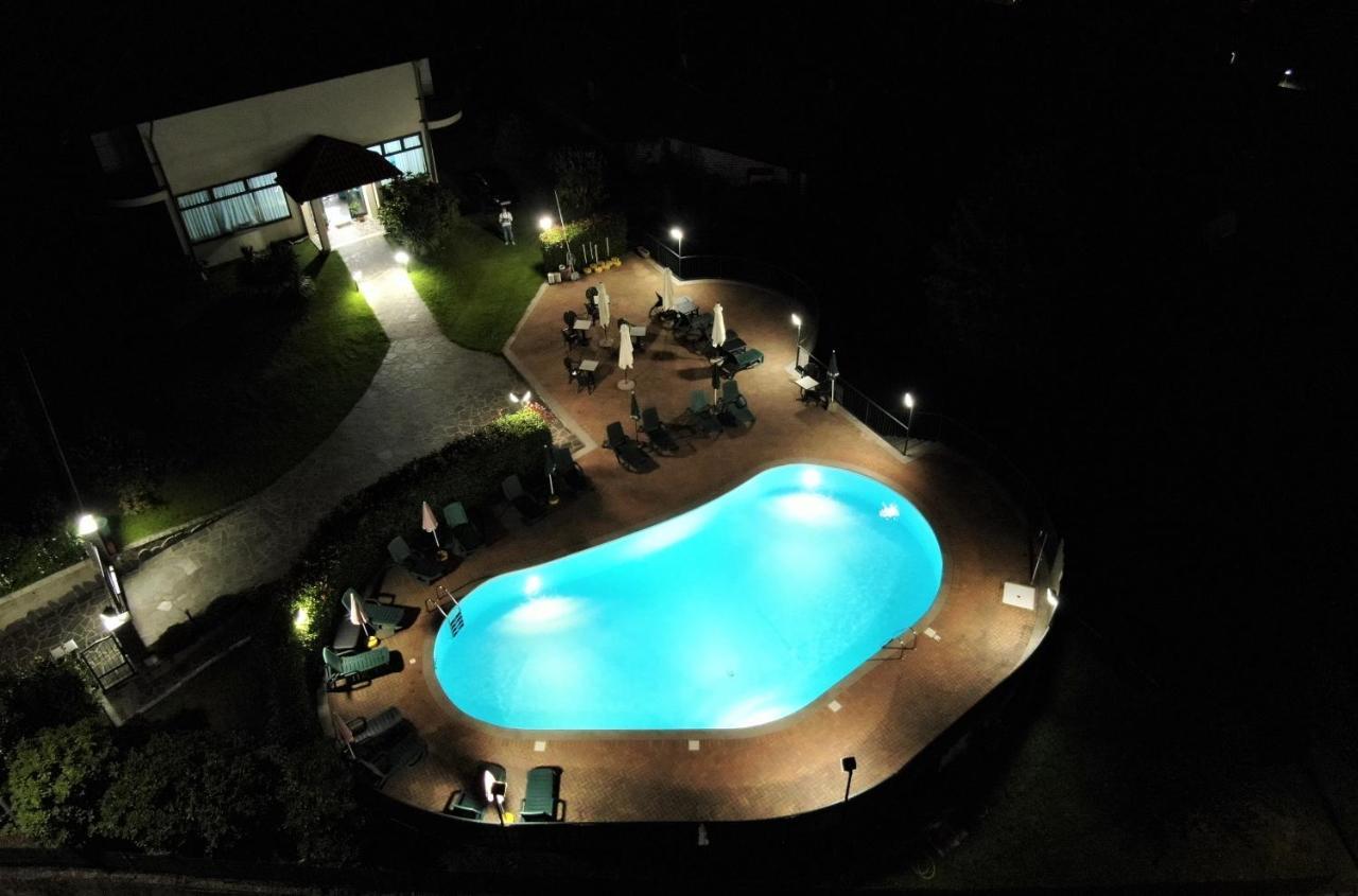 Residence Villa Margherita B&B Nebbiuno Bagian luar foto