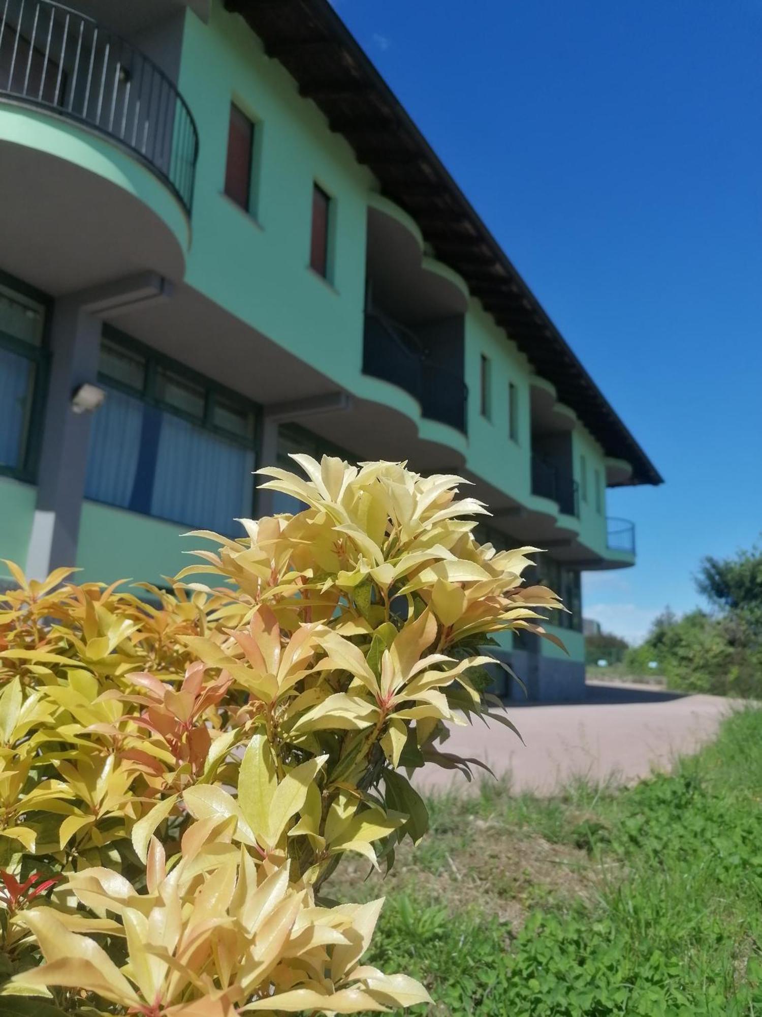 Residence Villa Margherita B&B Nebbiuno Bagian luar foto